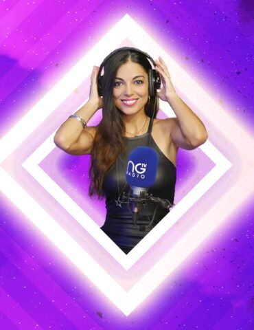 5 Ελληνικές Ραδιοφωνικές Εκπομπές που θα λατρέψεις (2026) 4 Το Δισκοπωλείον η Χάρις με την Χαρούλα Νικολαΐδου